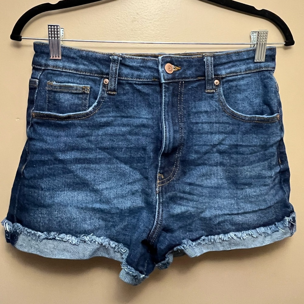 High waisted blue Jean shorts